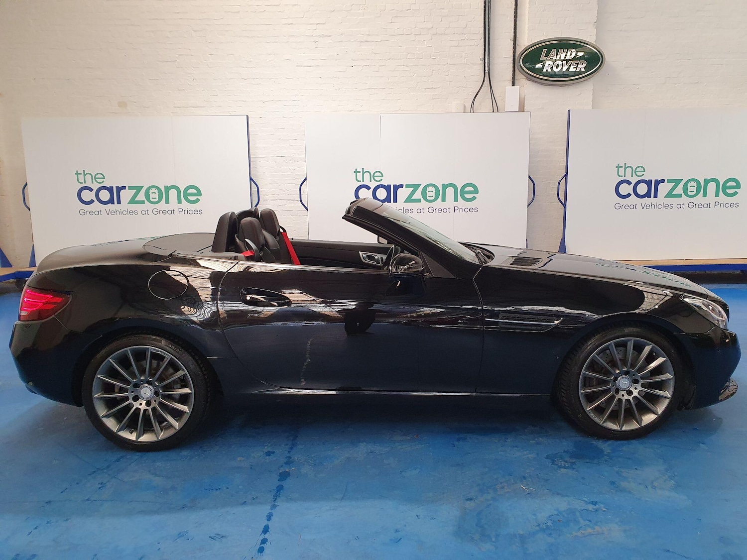 Used Mercedes-Benz SLC 2017 for sale - 77768649: Photo 2