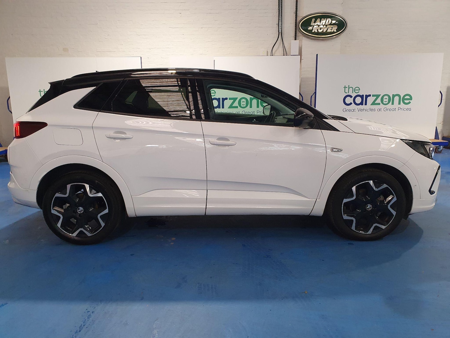 Used Vauxhall Grandland 2023 for sale - 77109689: Photo 2