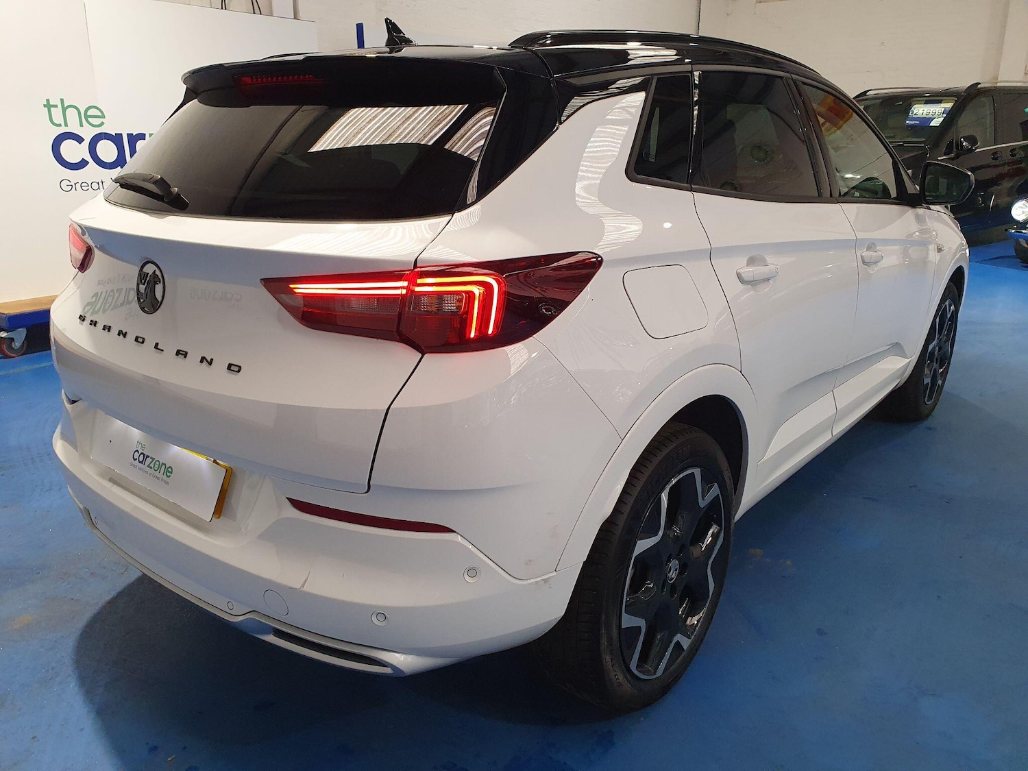 Used Vauxhall Grandland 2023 for sale - 77109689: Photo 3