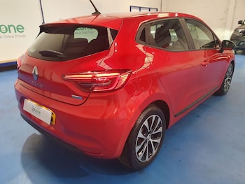 Used Renault Clio 2023 for sale - 79396085: Photo