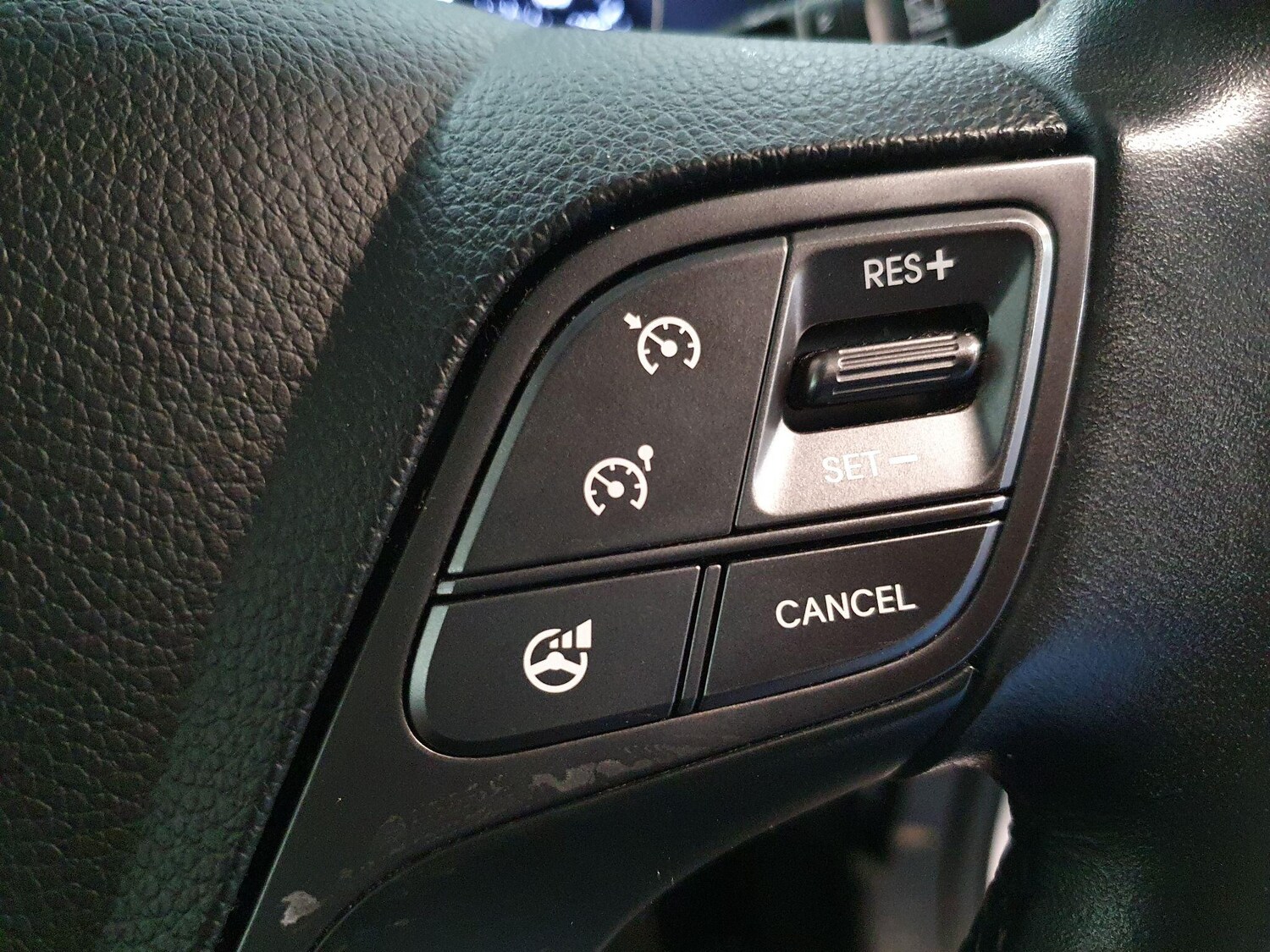 Used Hyundai Santa Fe 2016 for sale - 76689688: Photo 14