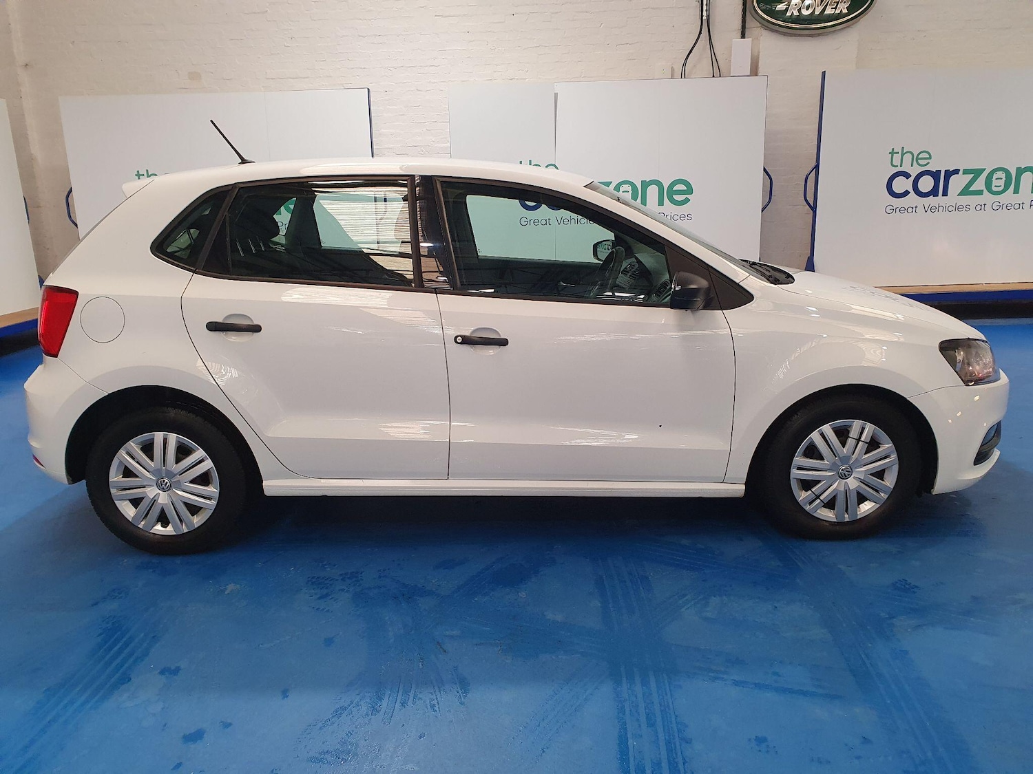 Used Volkswagen Polo 2017 for sale - 77586037: Photo 2