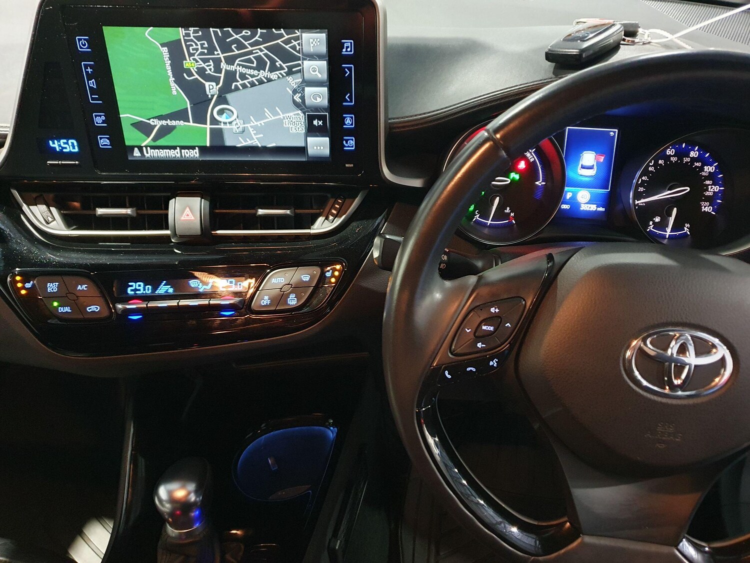 Used Toyota C-HR 2018 for sale - 77351630: Photo 14