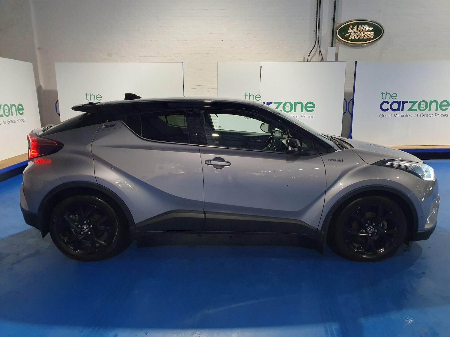 Used Toyota C-HR 2018 for sale - 77351630: Photo 2