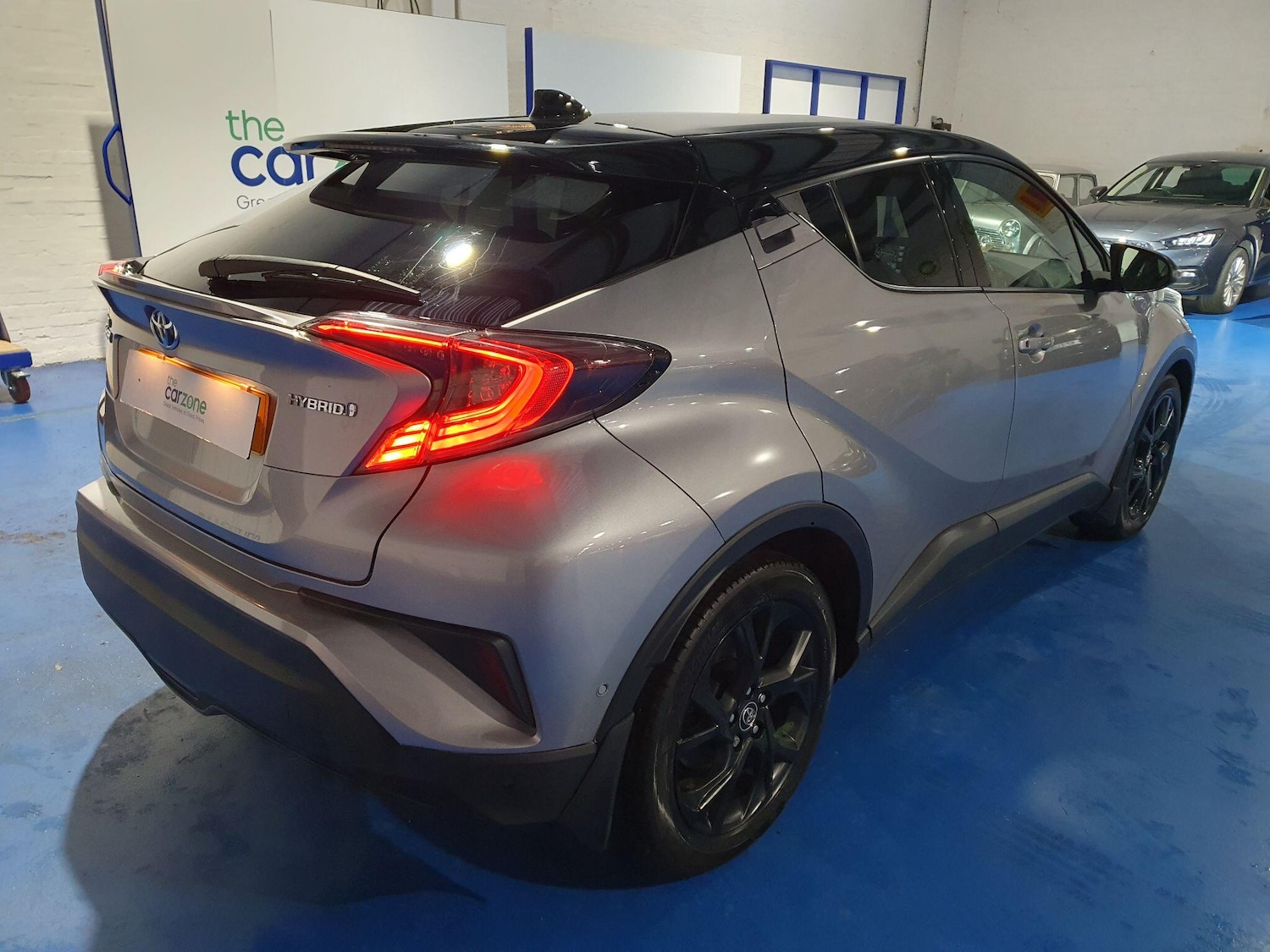 Used Toyota C-HR 2018 for sale - 77351630: Photo 3