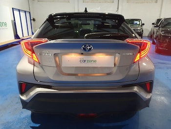Used Toyota C-HR 2018 for sale - 77351630: Photo