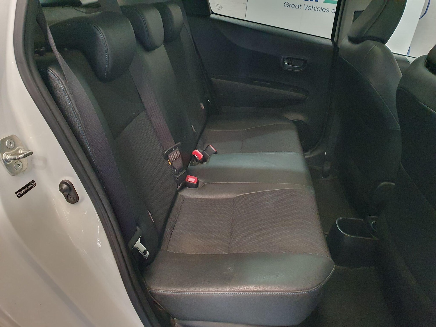 Used Toyota Yaris for sale - 77969957: Photo 15