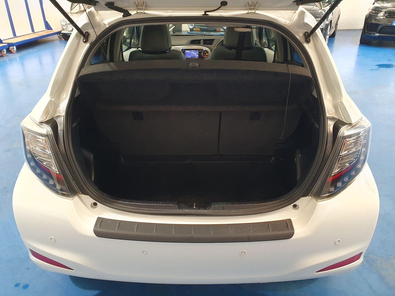 Used Toyota Yaris for sale - 77969957: Photo 16