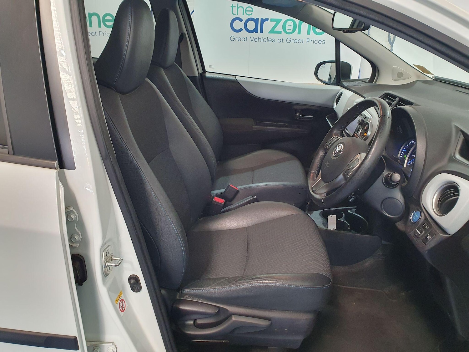 Used Toyota Yaris for sale - 77969957: Photo 9