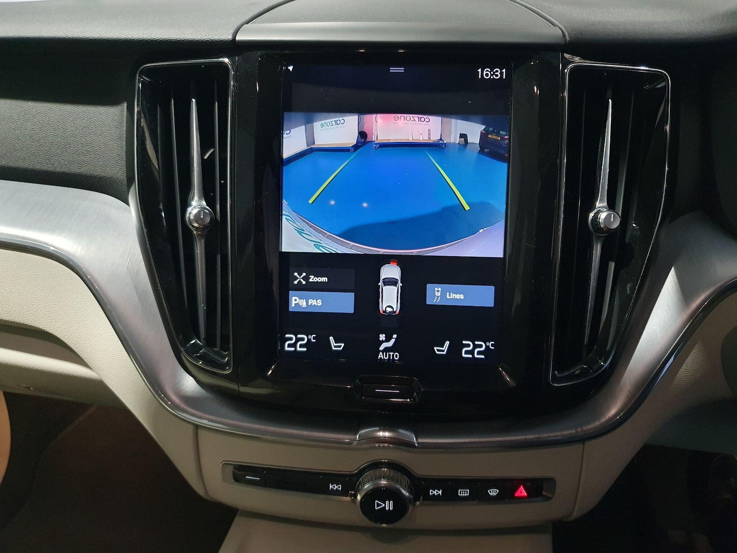 Used Volvo XC60 2020 for sale - 77784128: Photo 12