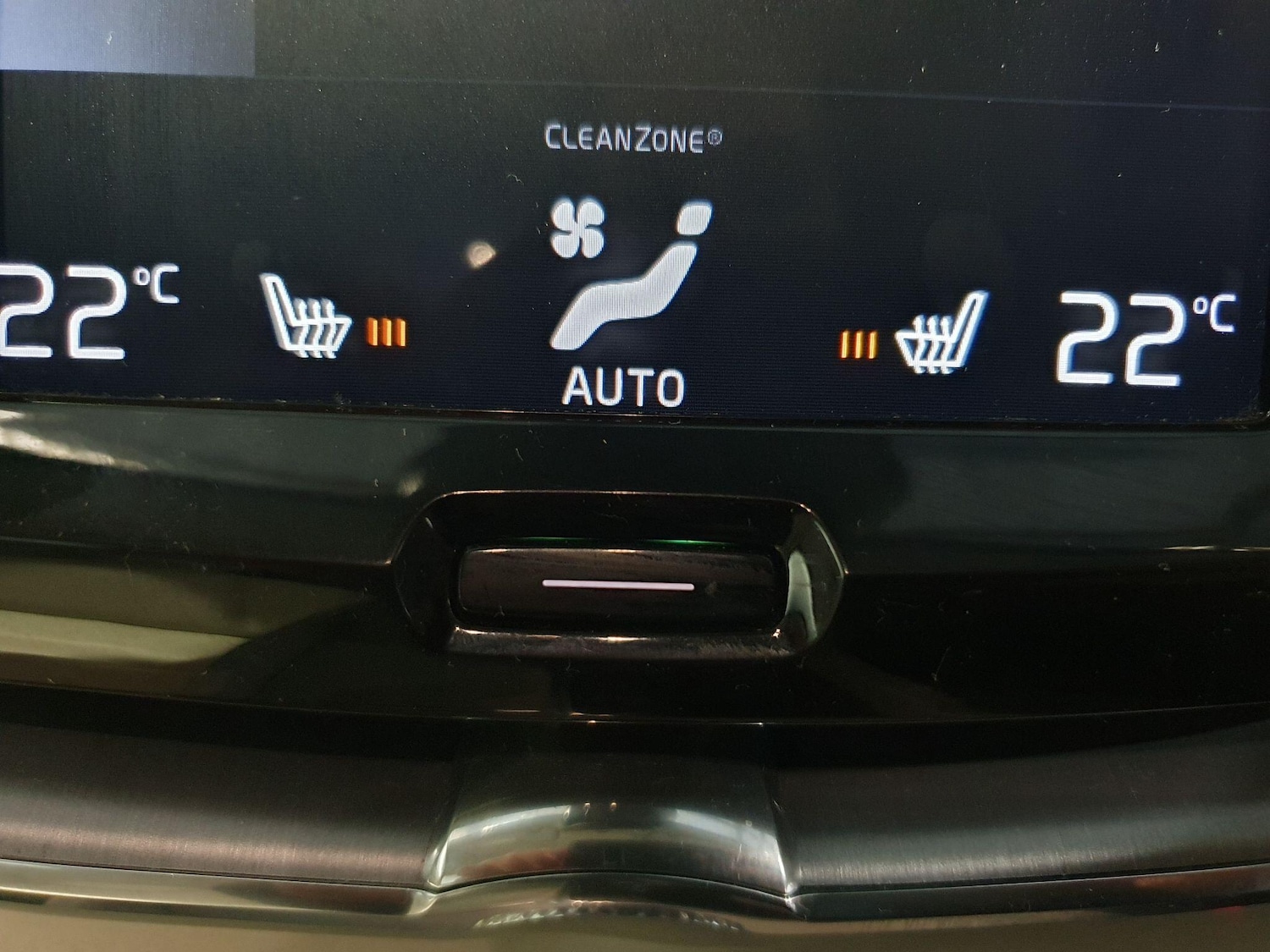 Used Volvo XC60 2020 for sale - 77784128: Photo 13