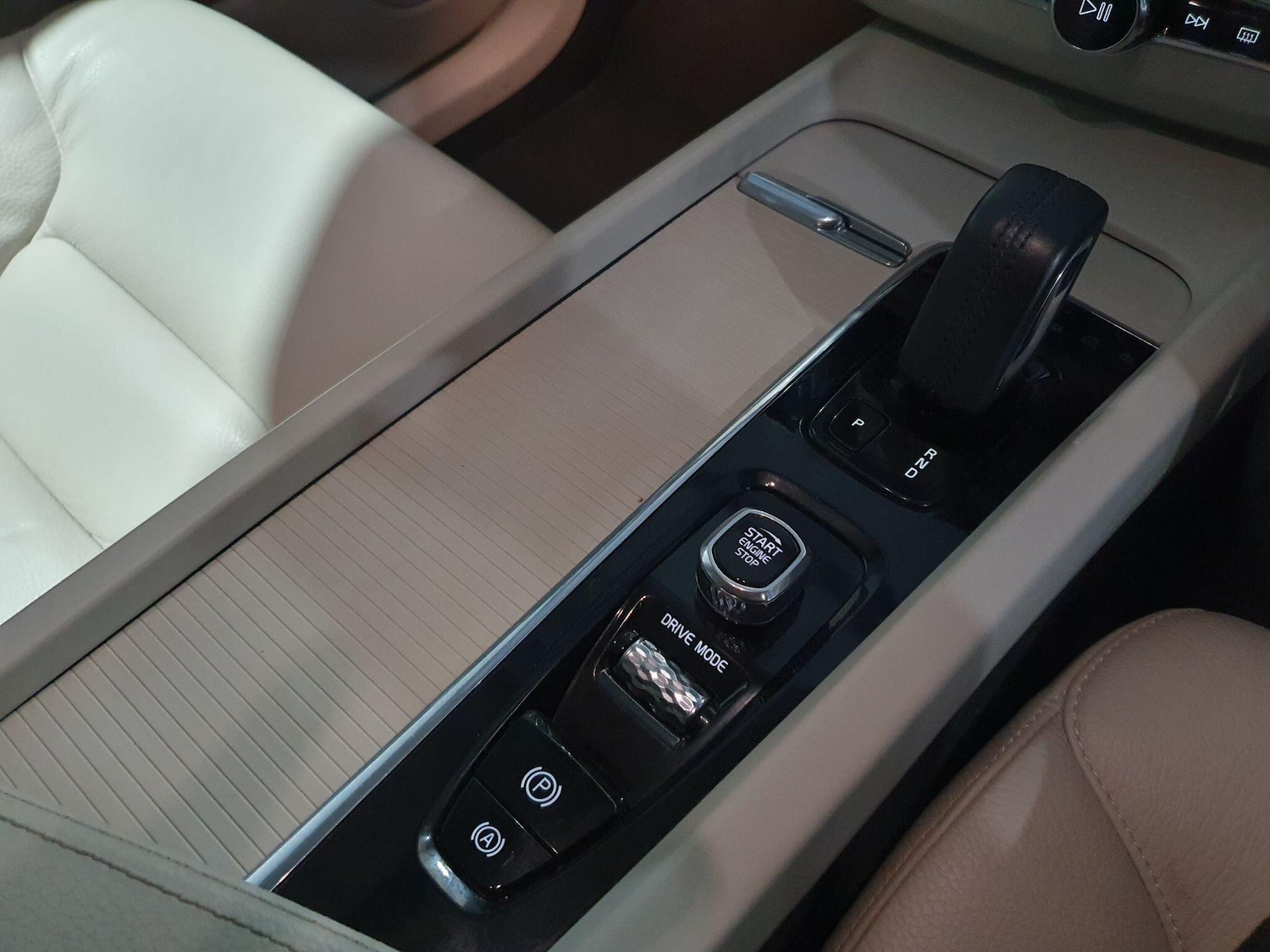 Used Volvo XC60 2020 for sale - 77784128: Photo 16