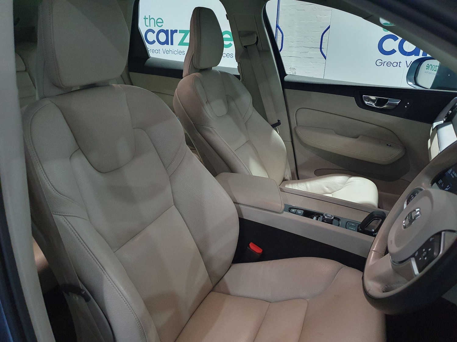 Used Volvo XC60 2020 for sale - 77784128: Photo 9