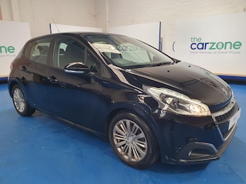 Used Peugeot 208 2018 for sale - 77671101: Photo