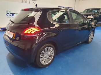 Used Peugeot 208 2018 for sale - 77671101: Photo