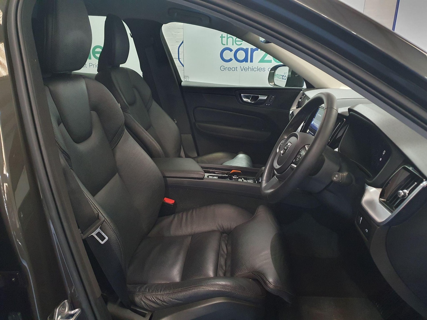 Used Volvo XC60 2021 for sale - 77538384: Photo 9