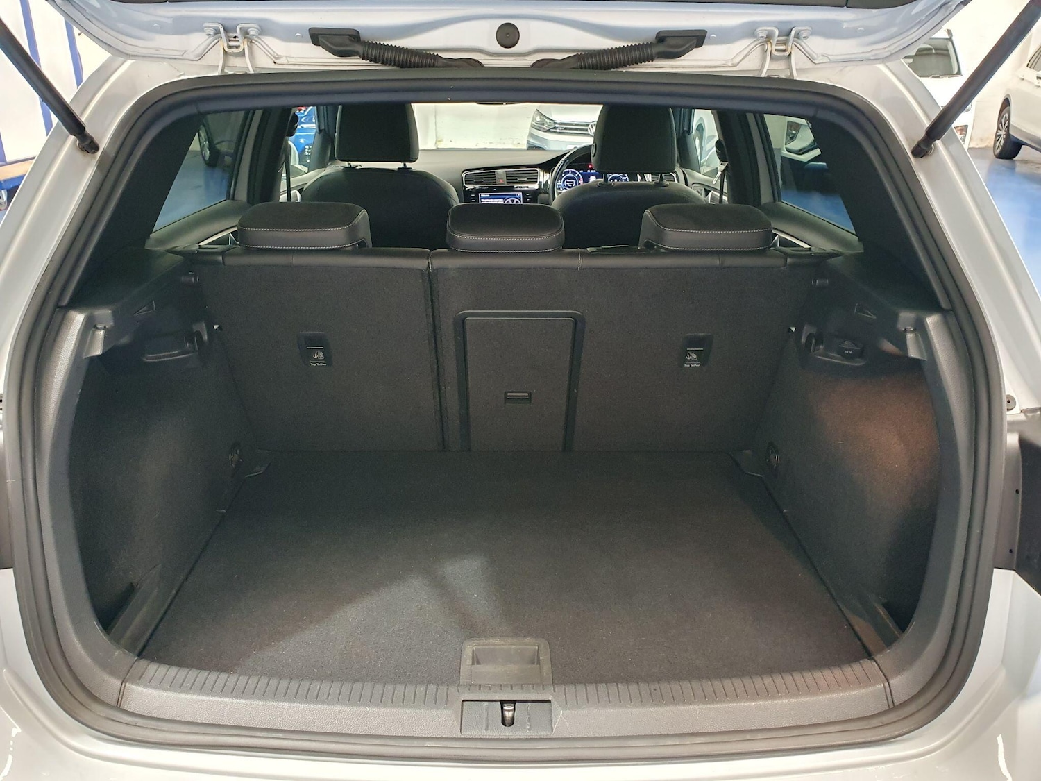 Used Volkswagen Golf 2017 for sale - 76953336: Photo 17