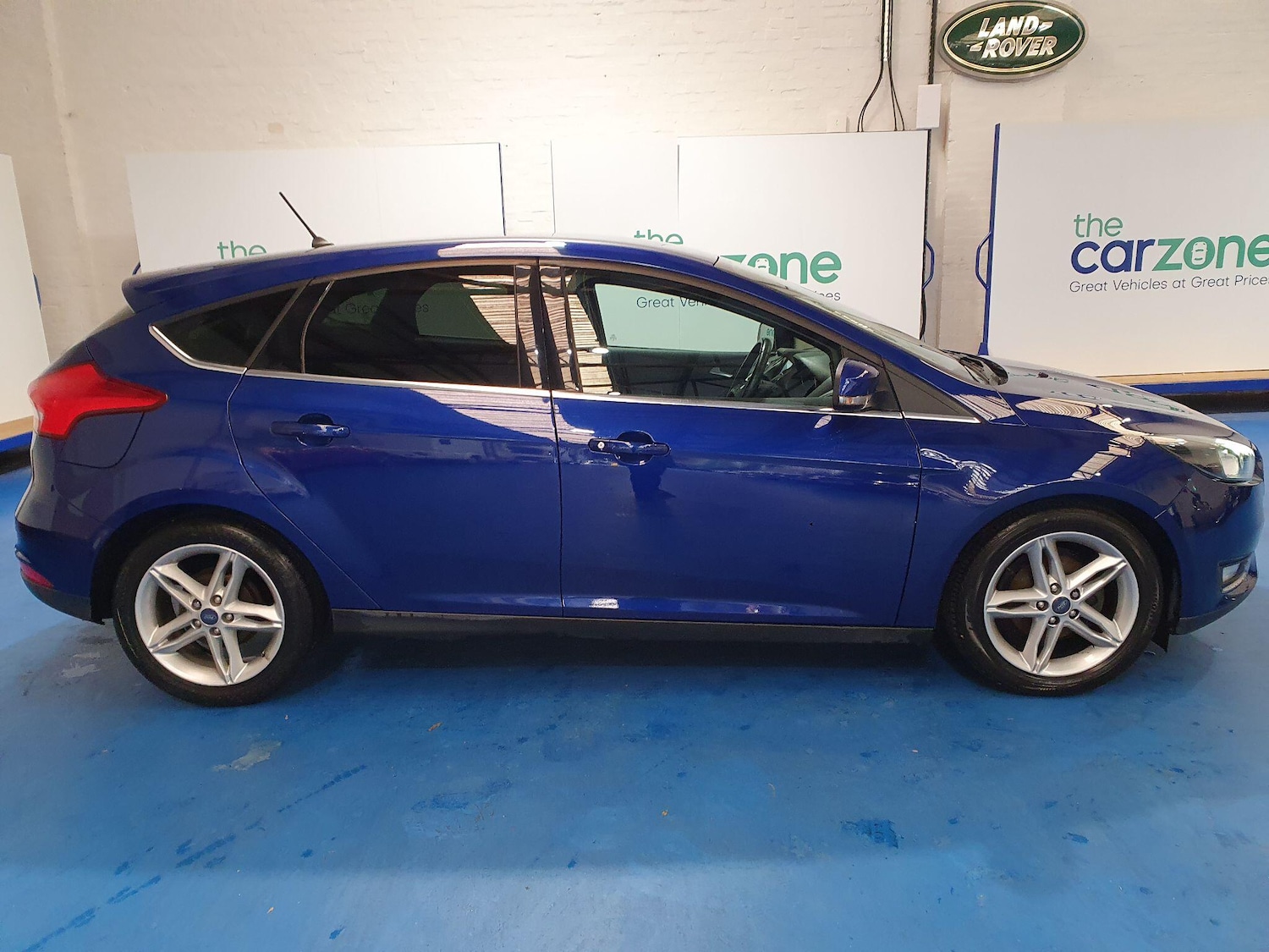 Used Ford Focus 2017 for sale - 76824230: Photo 2
