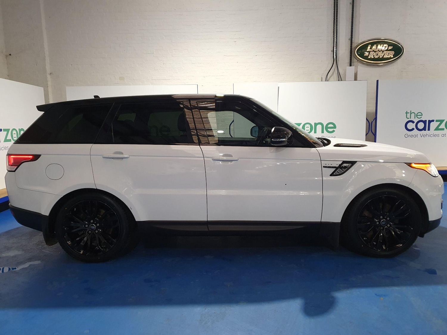 Used Land Rover Range Rover Sport 2015 for sale - 77412106: Photo 2