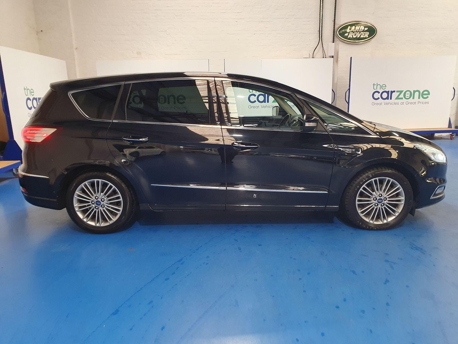 Used Ford S-Max 2017 for sale - 76138680: Photo 2