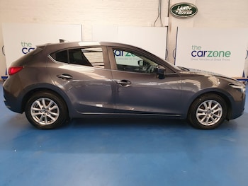 Used Mazda Mazda3 2017 for sale - 76042301: Photo 2