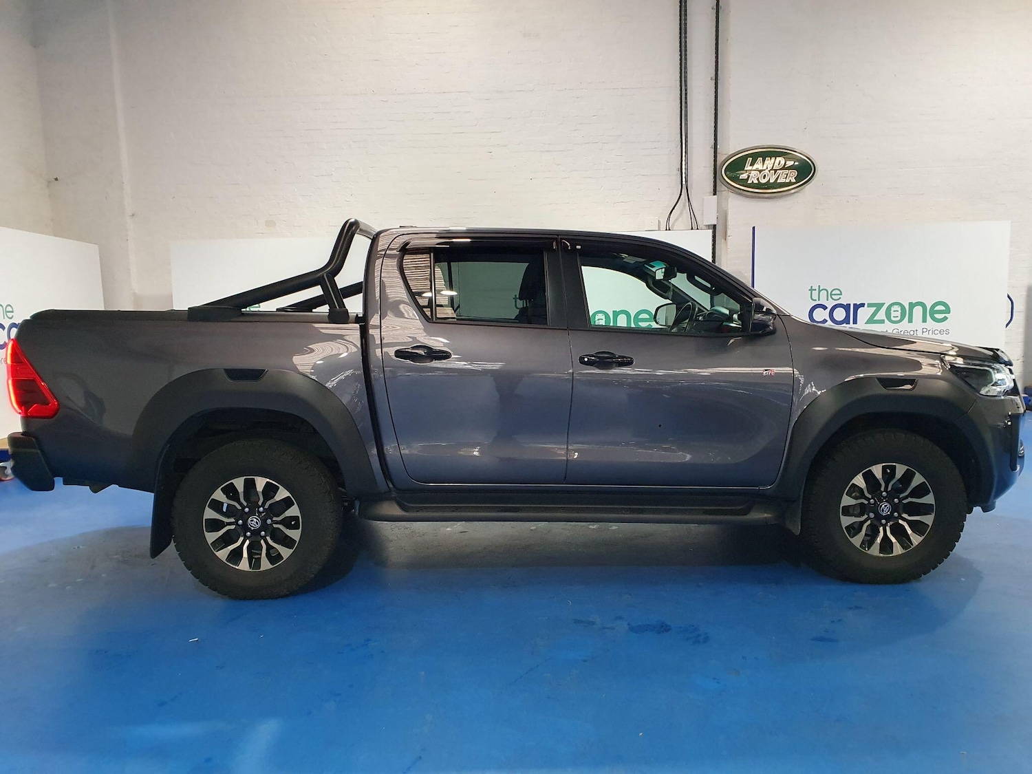 Used Toyota Hilux 2024 for sale - 76295729: Photo 2