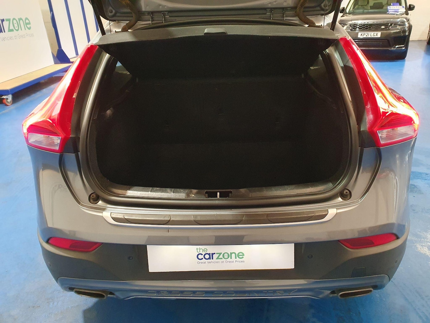 Used Volvo V40 2017 for sale - 77132010: Photo 12