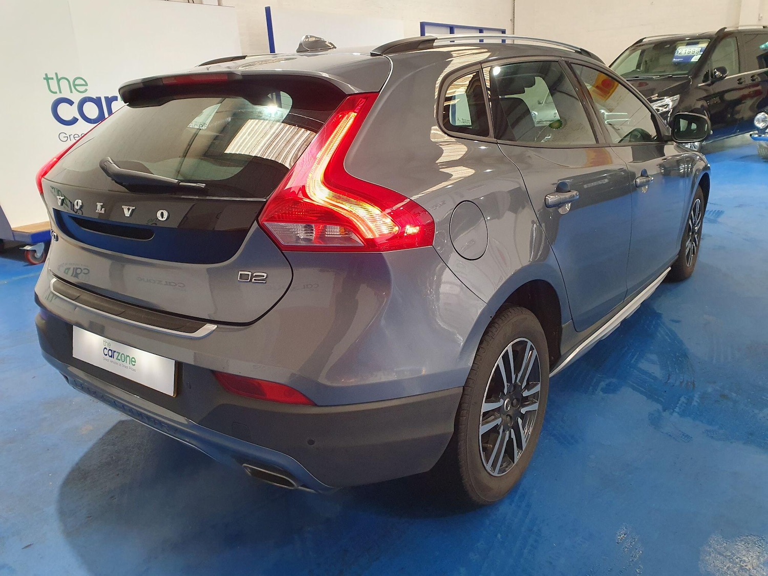 Used Volvo V40 2017 for sale - 77132010: Photo 3