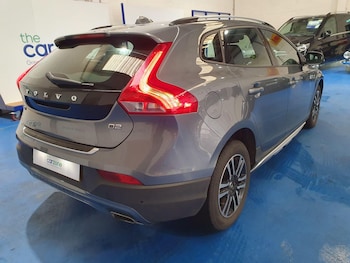 Used Volvo V40 2017 for sale - 77132010: Photo