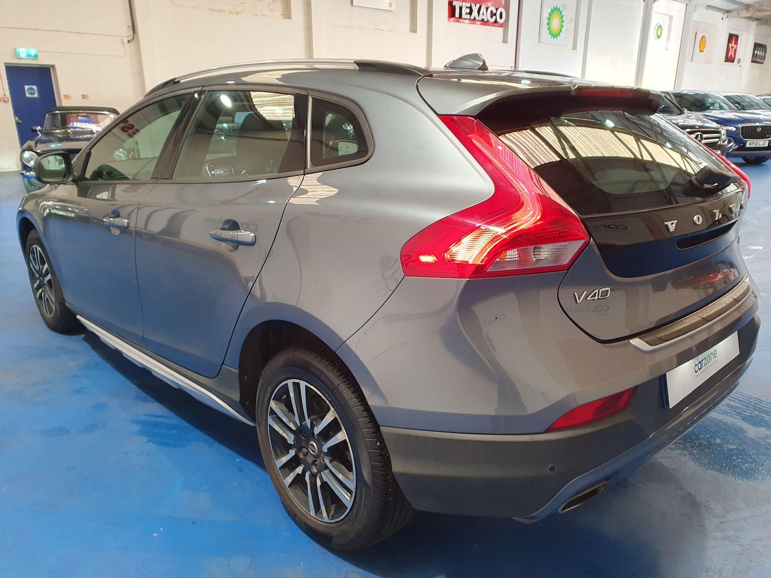 Used Volvo V40 2017 for sale - 77132010: Photo 5