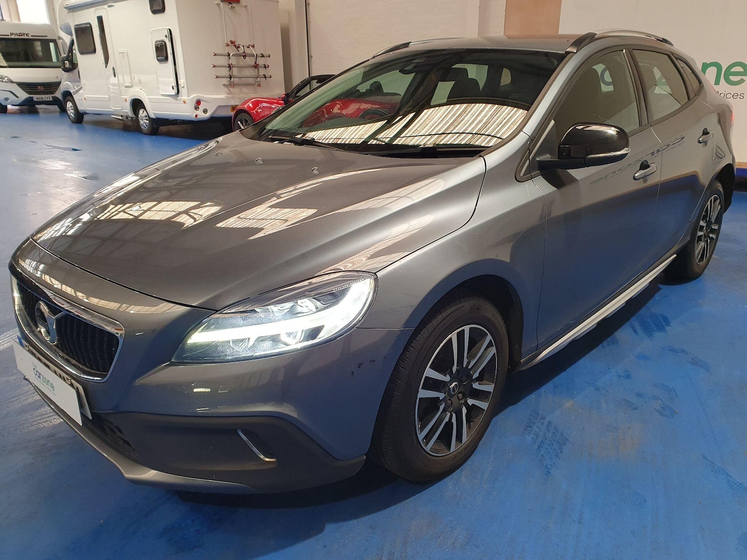 Used Volvo V40 2017 for sale - 77132010: Photo 7