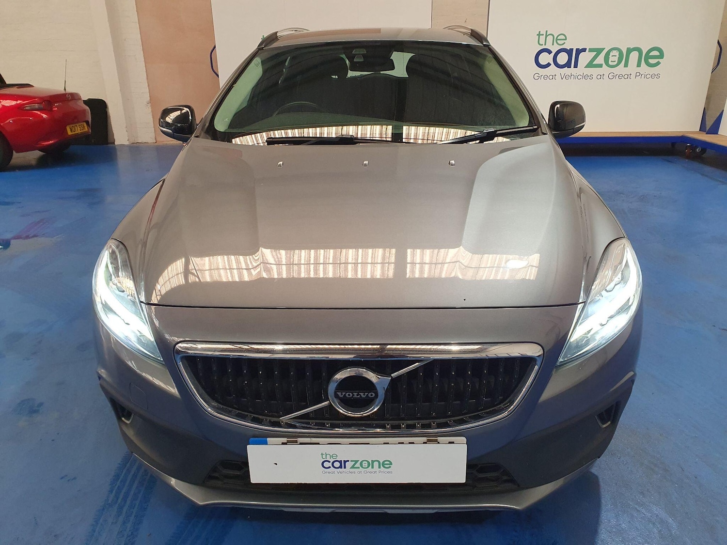 Used Volvo V40 2017 for sale - 77132010: Photo 8