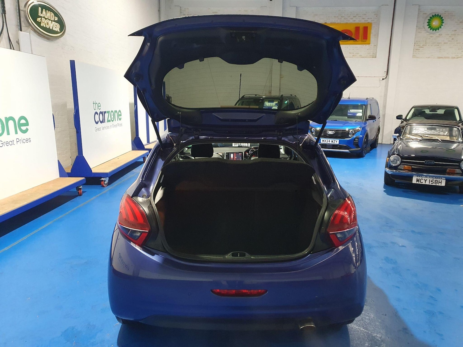 Used Peugeot 208 2017 for sale - 77331236: Photo 5