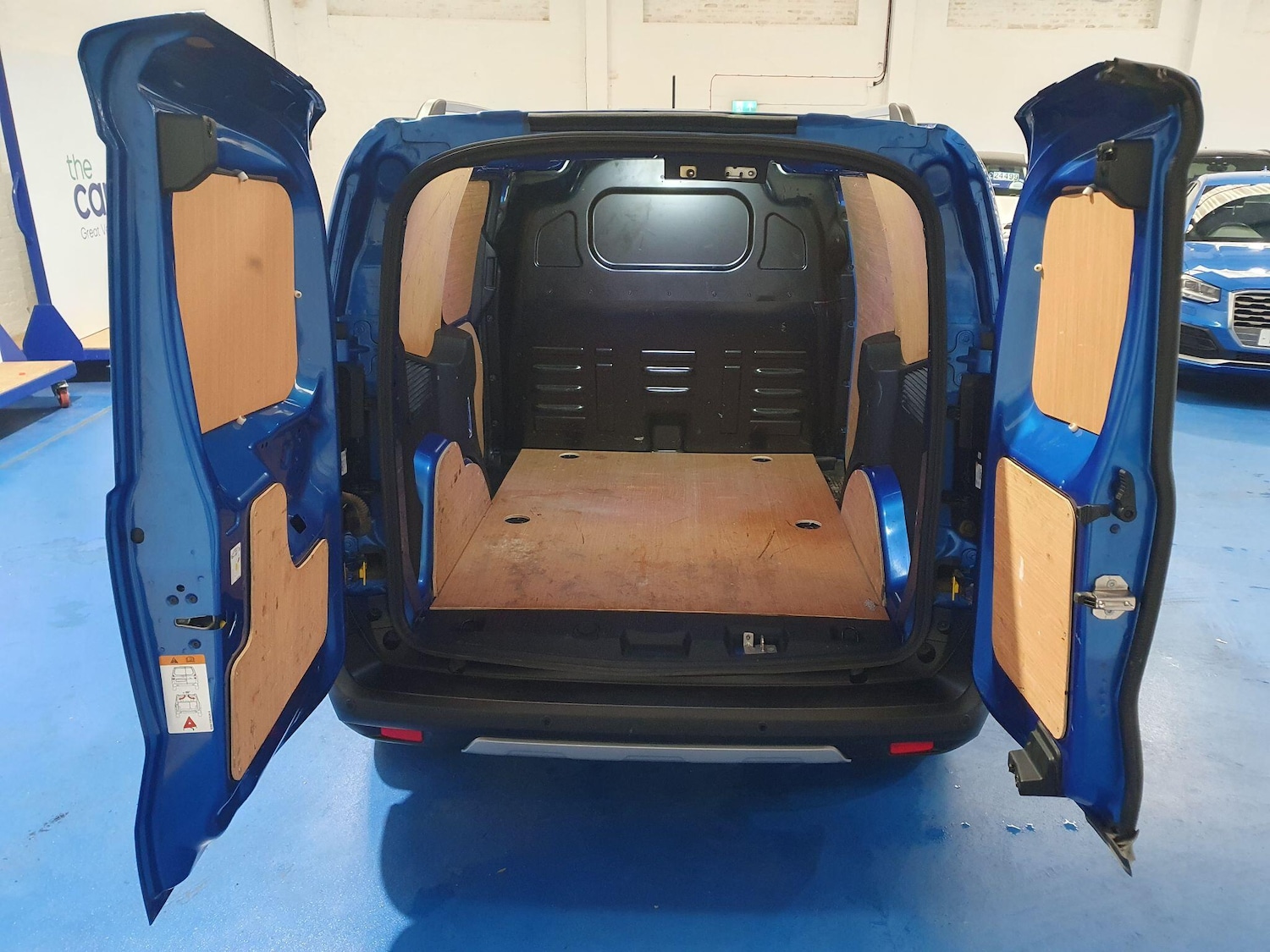 Used Ford Transit Courier 2024 for sale - 76214087: Photo 5