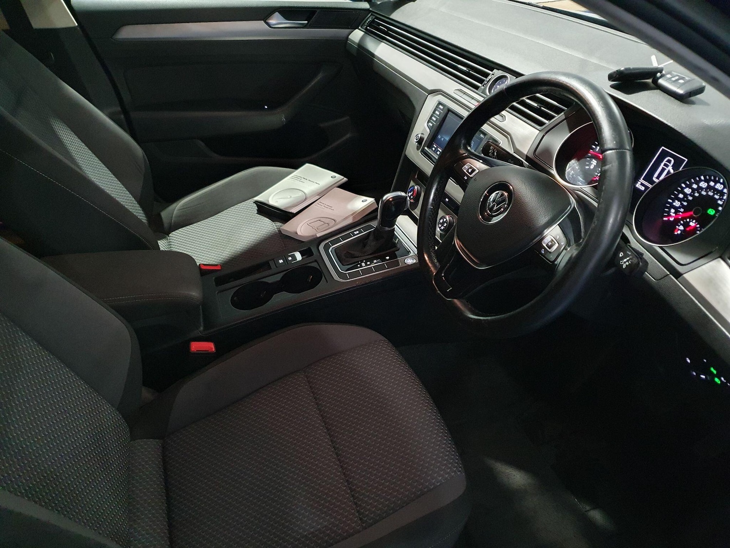 Used Volkswagen Passat 2015 for sale - 76898967: Photo 11