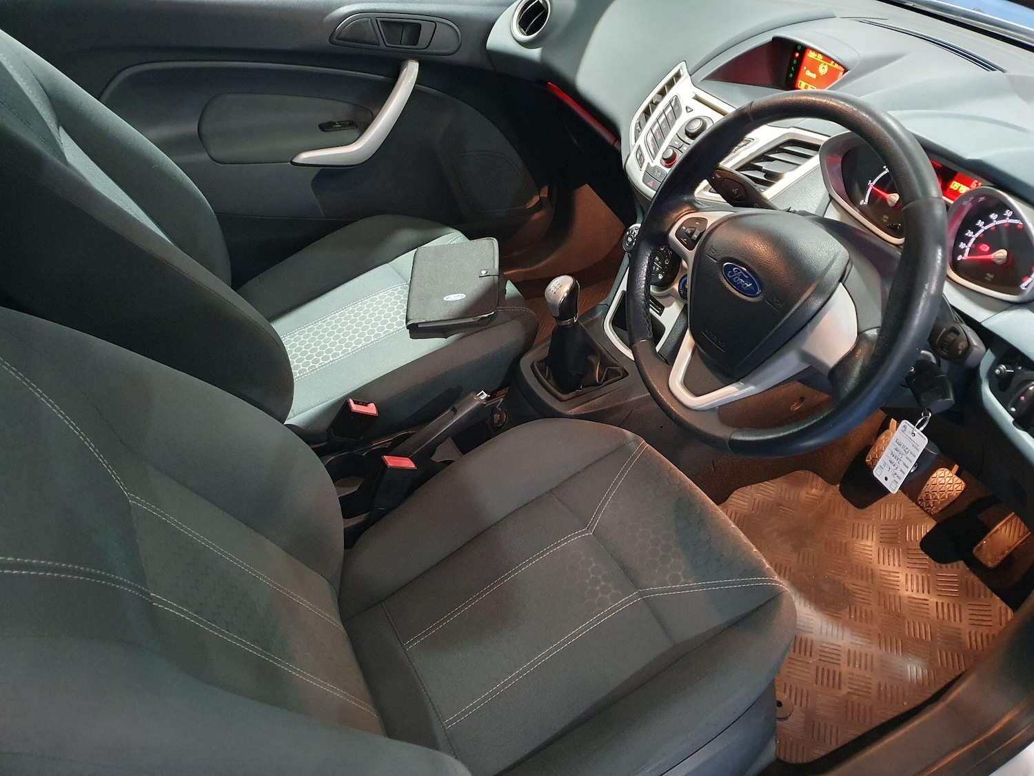 Used Ford Fiesta 2011 for sale - 77439994: Photo 11