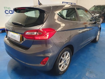 Used Ford Fiesta 2017 for sale - 76499063: Photo