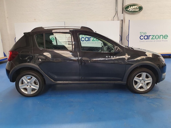 Used Dacia Sandero Stepway 2014 for sale - 75493175: Photo 2