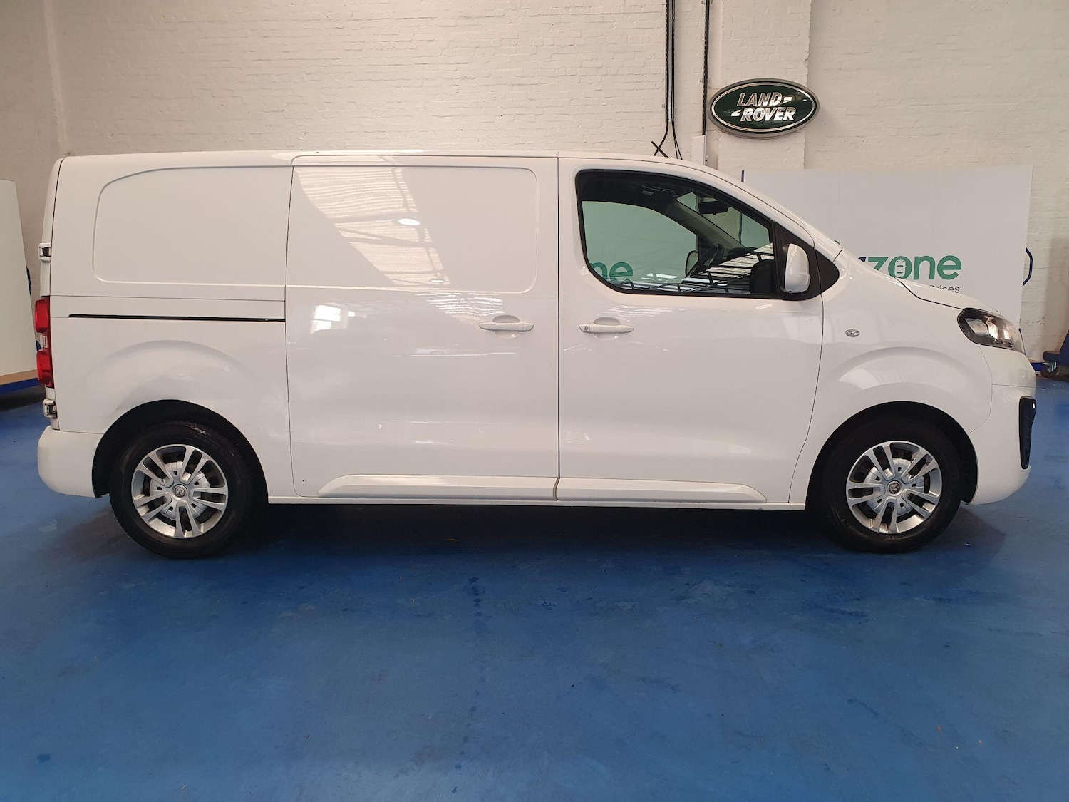 Used Vauxhall Vivaro 2019 for sale - 76360909: Photo 2
