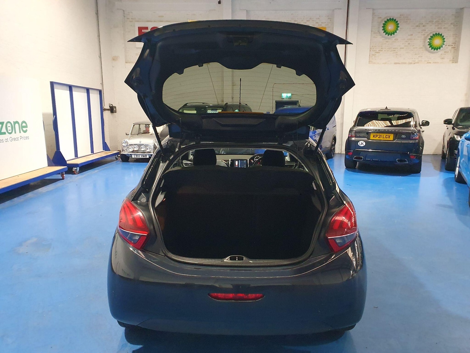 Used Peugeot 208 2017 for sale - 76550014: Photo 5