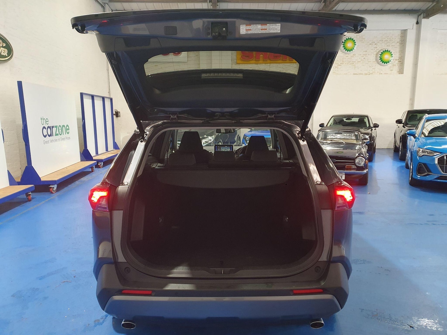 Used Toyota RAV4 2021 for sale - 76823624: Photo 5