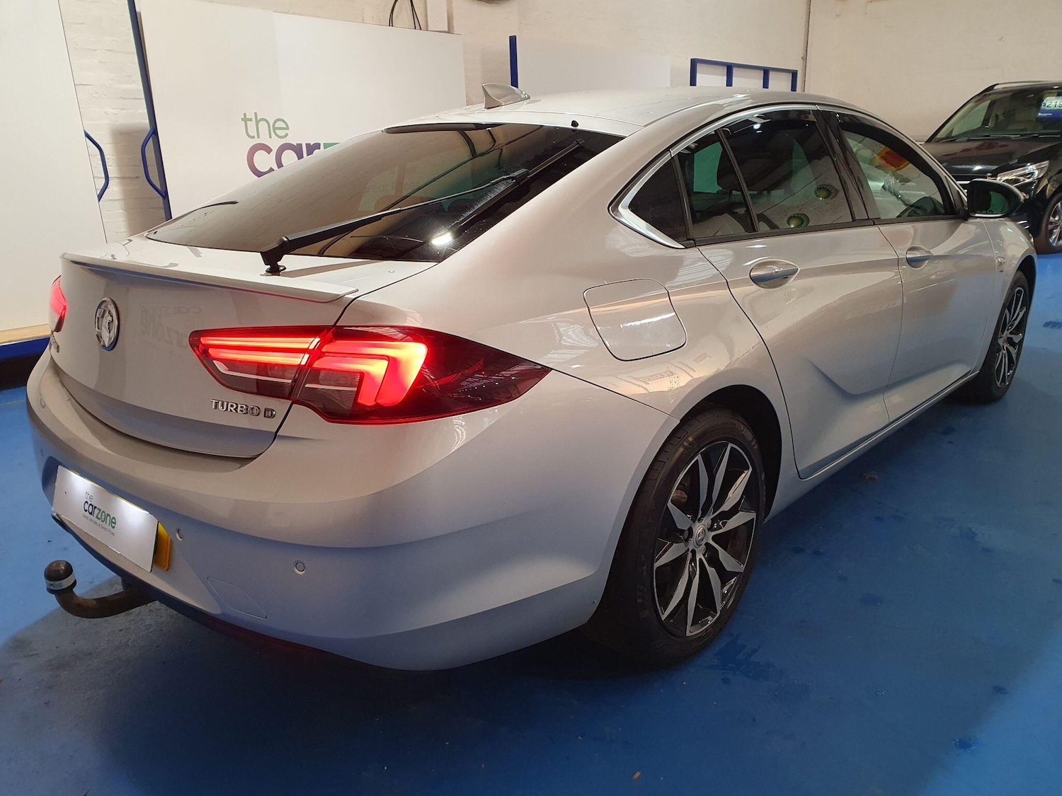 Used Vauxhall Insignia 2017 for sale - 76727209: Photo 3