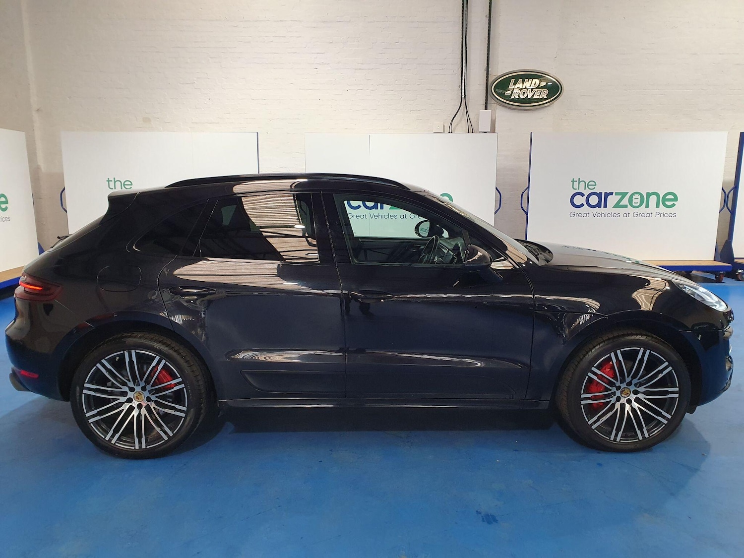 Used Porsche Macan 2017 for sale - 78033641: Photo 2
