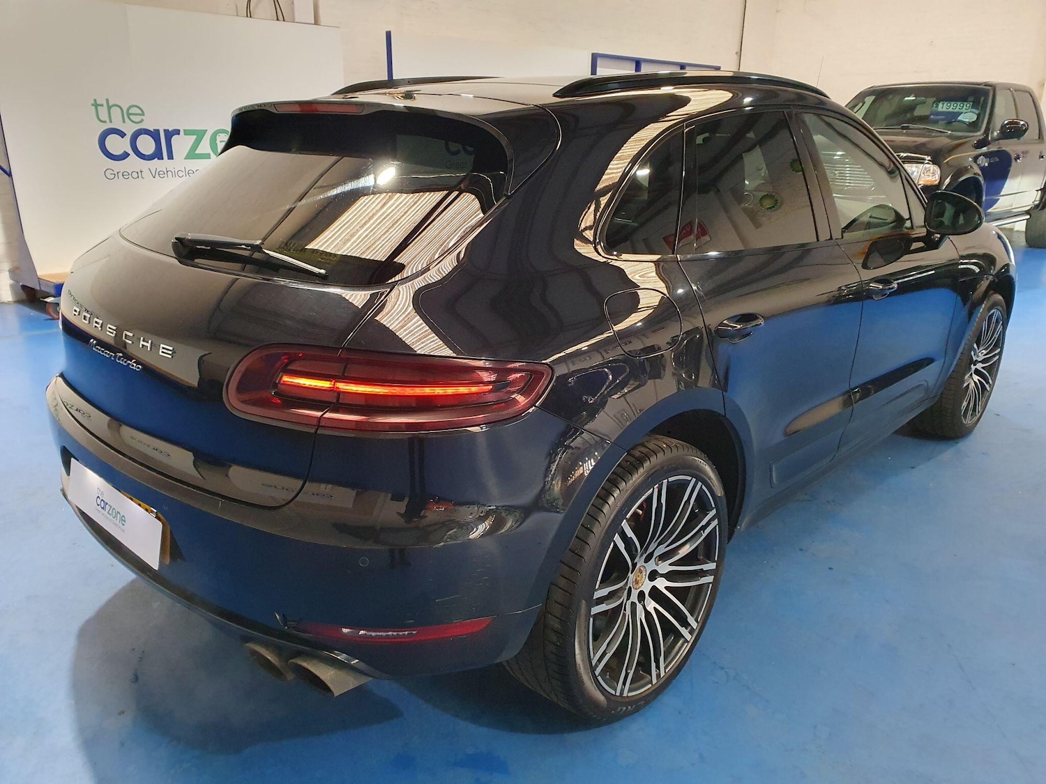 Used Porsche Macan 2017 for sale - 78033641: Photo 3