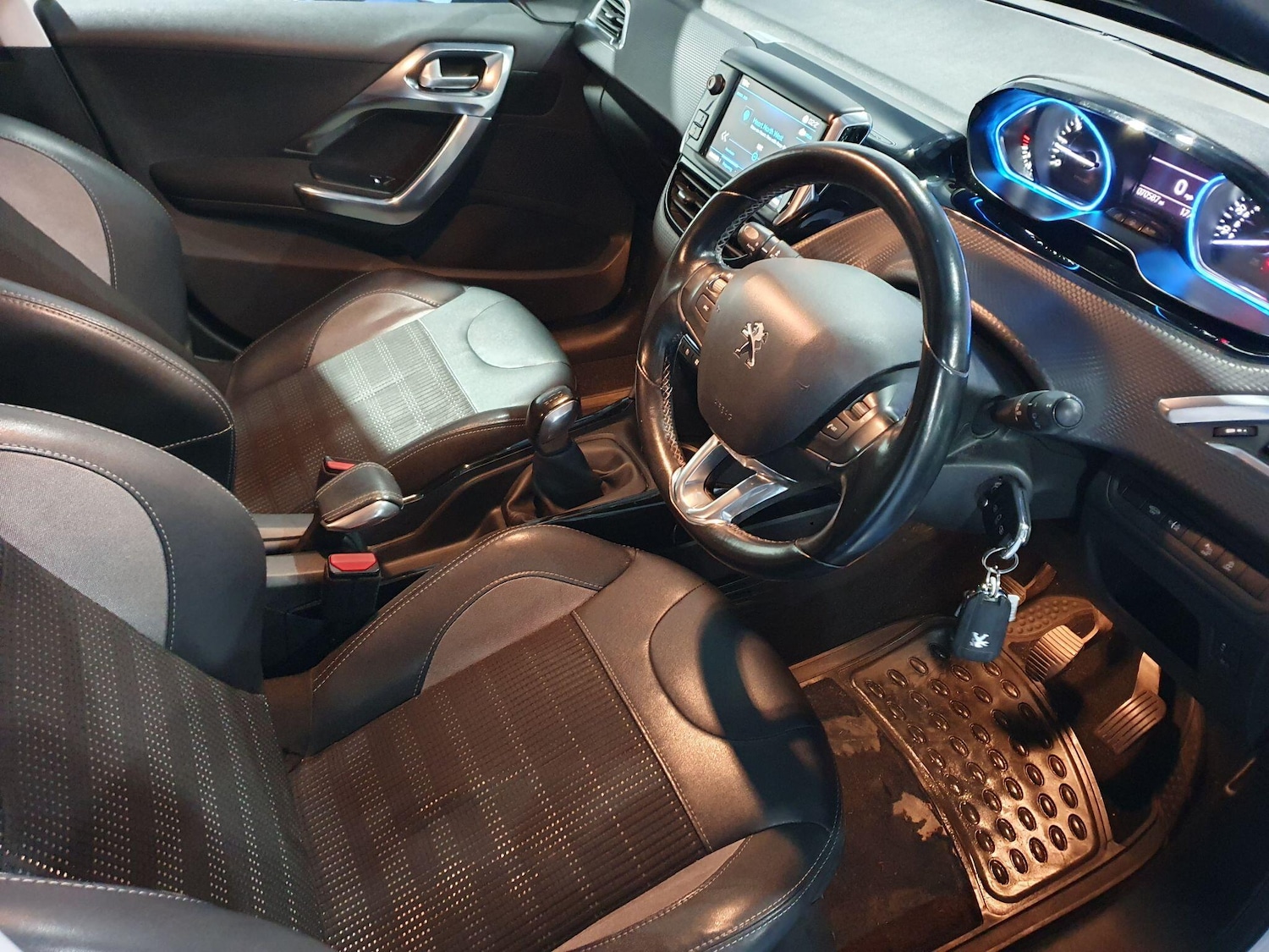 Used Peugeot 2008 2017 for sale - 76550713: Photo 11