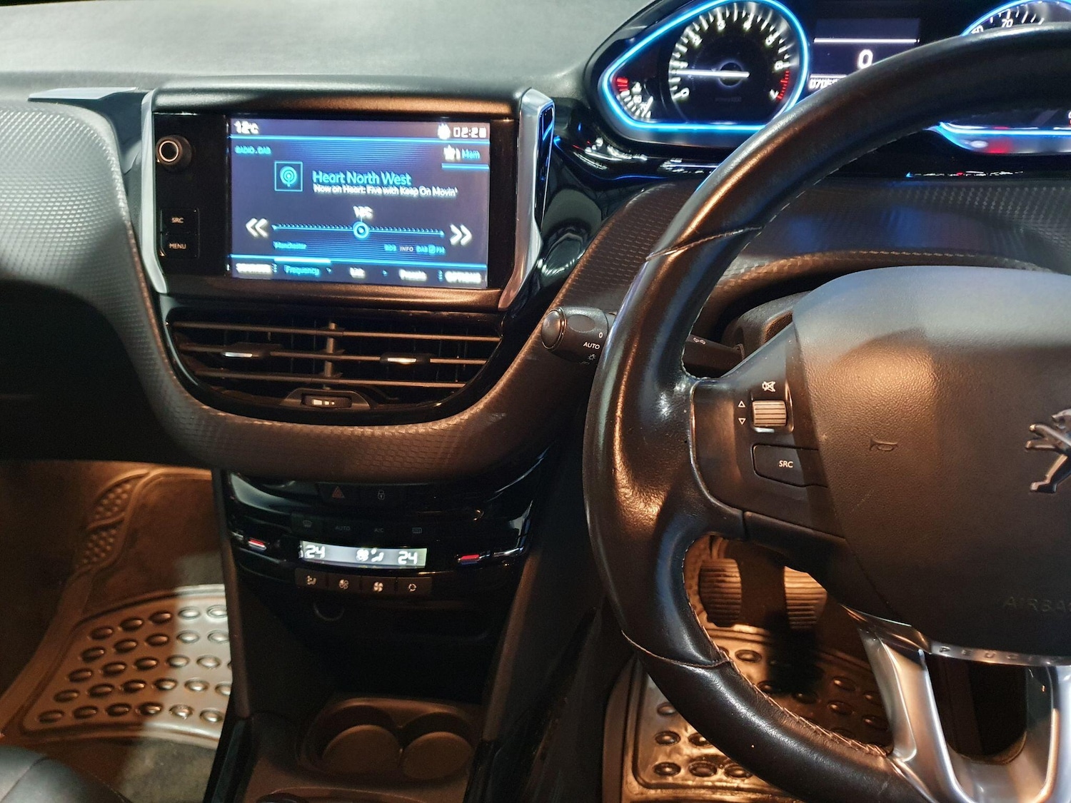 Used Peugeot 2008 2017 for sale - 76550713: Photo 13