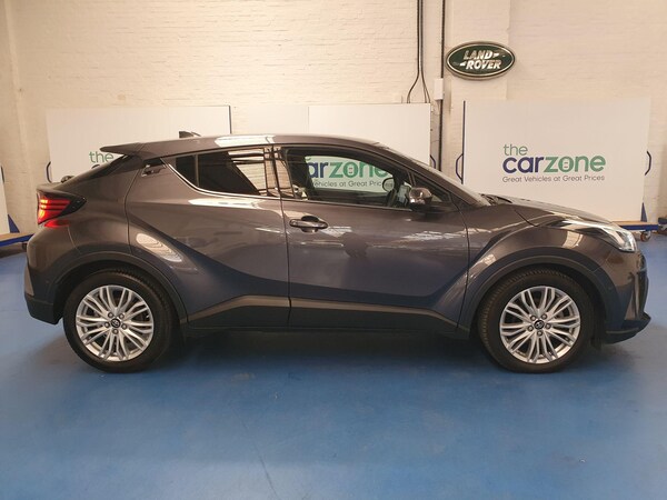 Used Toyota C-HR 2022 for sale - 75707828: Photo 2
