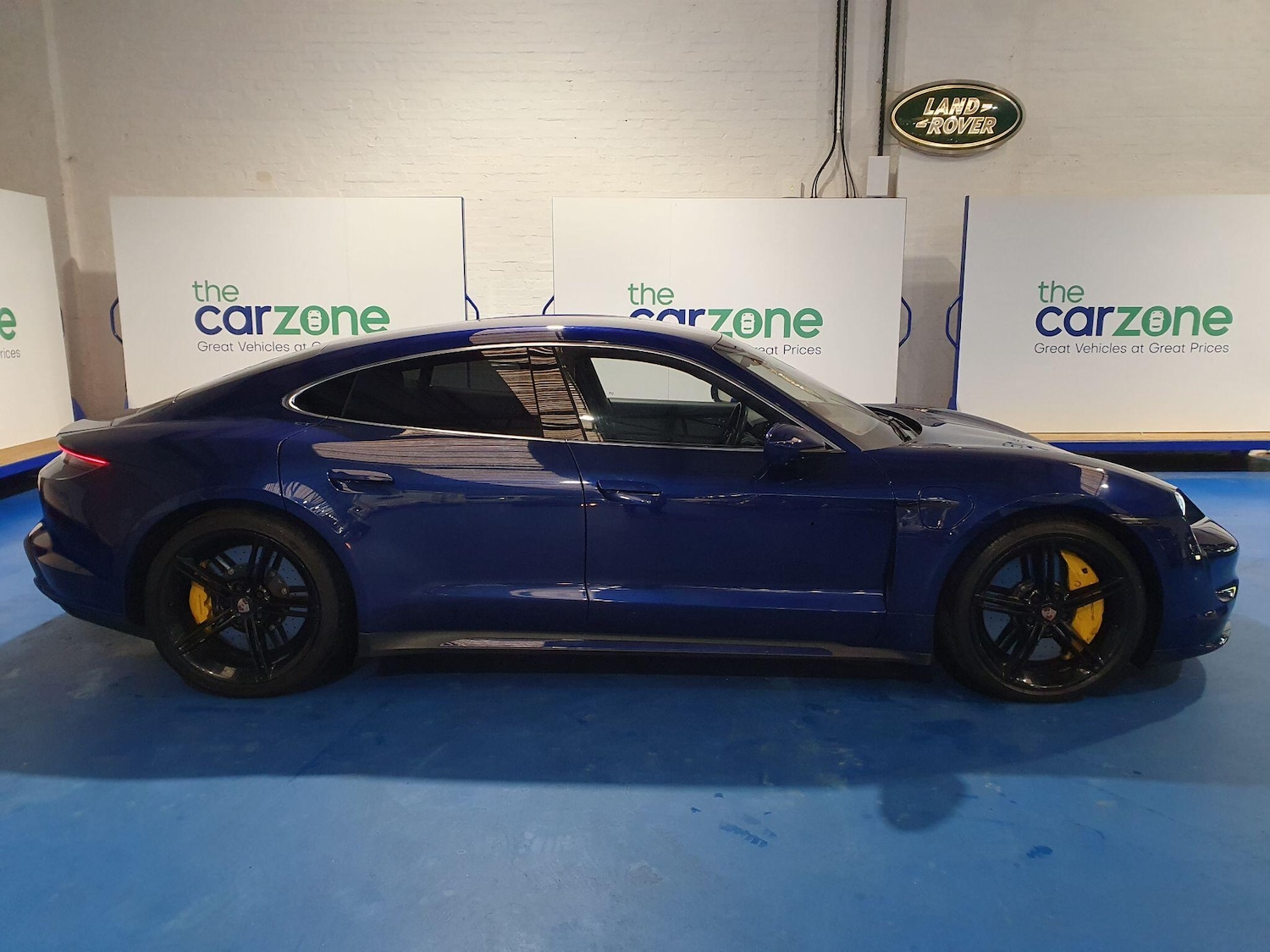 Used Porsche Taycan 2020 for sale - 77696296: Photo 2