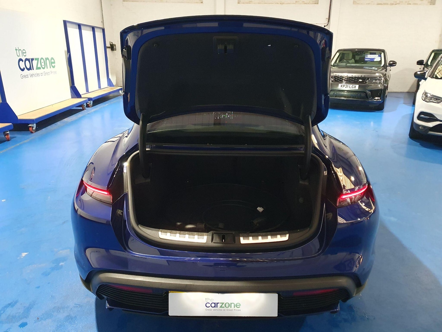 Used Porsche Taycan 2020 for sale - 77696296: Photo 5