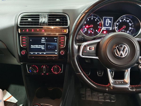 Used Volkswagen Polo 2015 for sale - 76215287: Photo 13